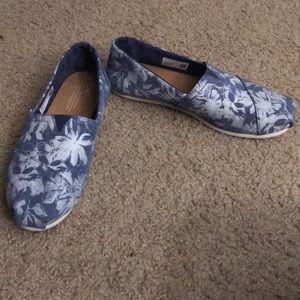 Toms Blue Floral Suede Women’s Classics